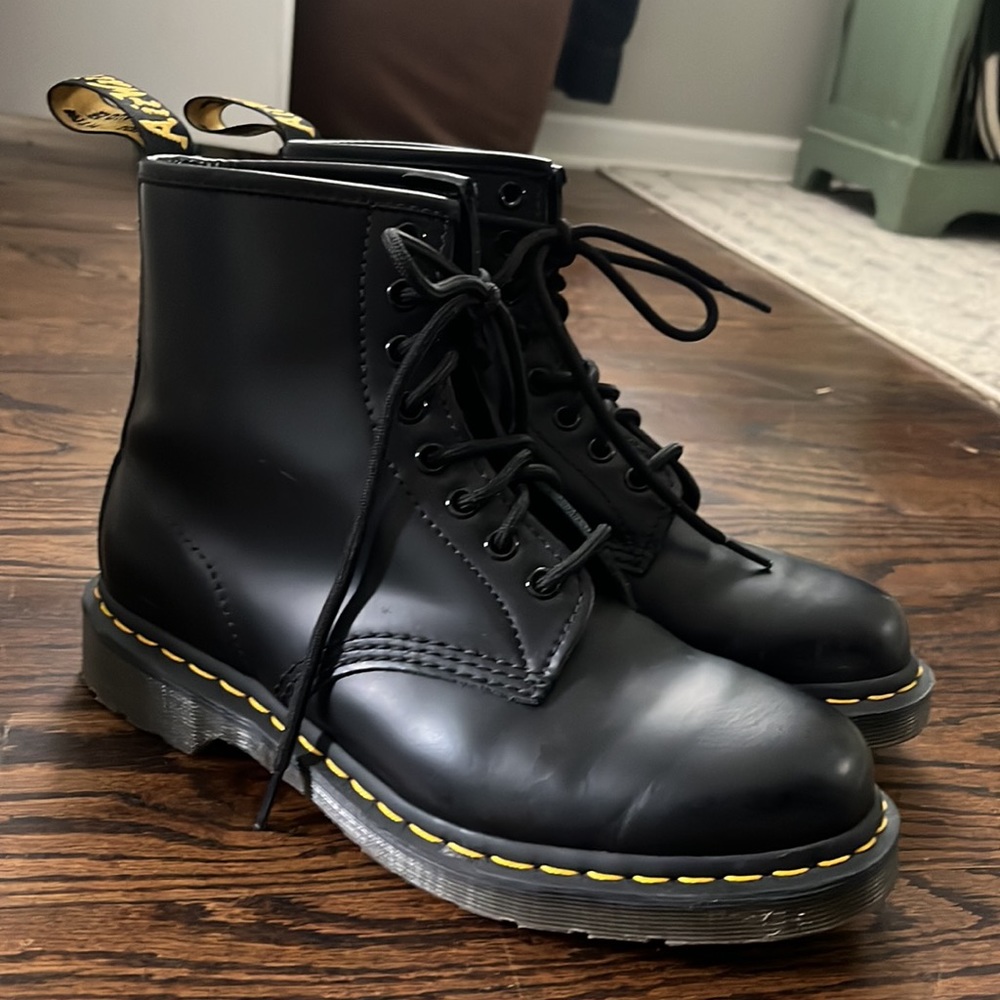 🌟🌟NWOT DR. MARTENS 460 8 EYE BOOT Size 8